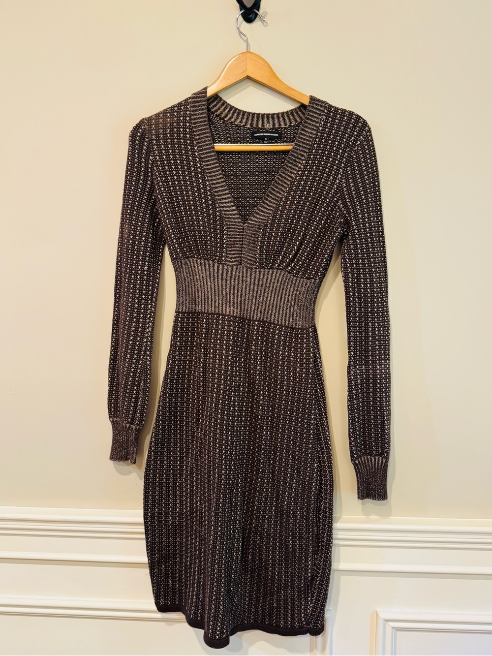 Express Brown Ribbed V-Neck Long Sleeve Knit Dress